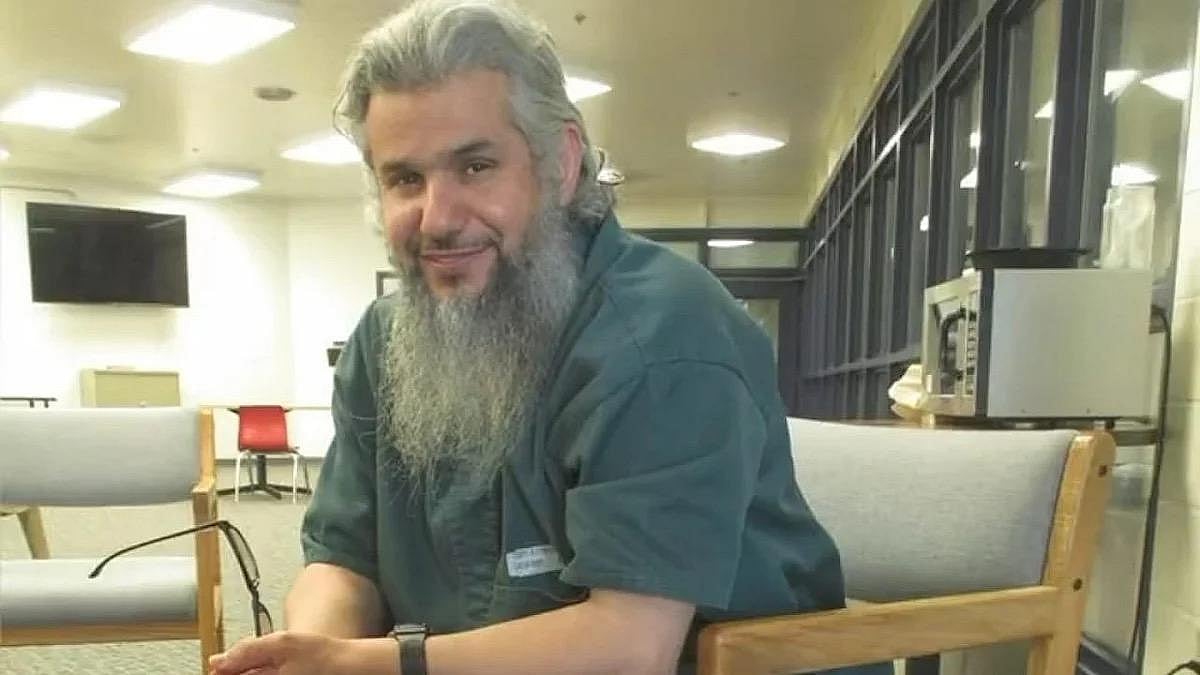 بعد 19 عامًا.. الإفراج عن السعودي "حميدان التركي" من سجون أمريكا sabq%2F2025 05 09%2F5m3mmpjd%2F%D8%B5%D9%88%D8%B1%D8%A9 %D9%88%D8%A7%D8%AA%D8%B3%D8%A7%D8%A8 %D8%A8%D8%AA%D8%A7%D8%B1%D9%8A%D8%AE 1446 11 11 %D9%81%D9%8A 15.34.468256fb45