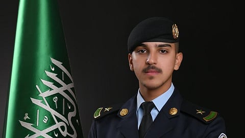 الزهراني يحتفل بتخرجه من كلية الملك فهد الأمنية