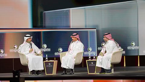 الحقيل: 11 ألف مشروع تنموي تقودها الوزارة وشراكات أمريكية مرتقبة لدعم المدن الذكية