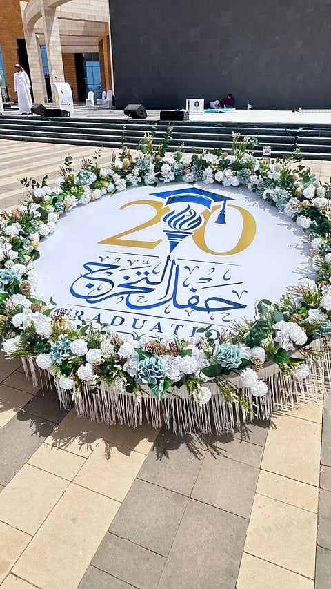 اليوم.. جامعة حائل تُكمل استعداداتها لحفل تخريج 8434 طالباً وطالبة برعاية أمير المنطقة