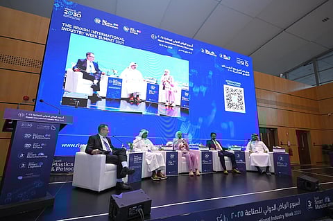 المملكة ترسم ملامح مستقبل الصناعة.. تقنيات الجيل الخامس والذكاء الاصطناعي تقود فعاليات أسبوع الرياض 