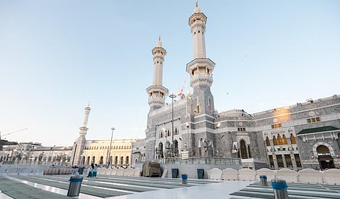 الهيئة العامة للعناية بشؤون الحرمين تدعو ضيوف الرحمن للحفاظ على نظافة المصليات وتجنُّب الجلوس في الممرات
