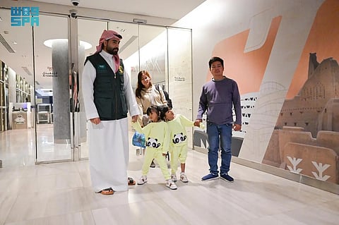 إنفاذًا لتوجيهات خادم الحرمين وولي العهد.. وصول التوأم الملتصق الفلبيني "كليا وموريس آن" للرياض