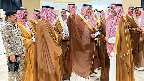 أمير حائل يزور جناح وزارة الصحة في منتدى الاستثمار 2025
