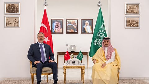 وزير الخارجية يستقبل نظيره التركي ويترأسان الاجتماع الثاني لمجلس التنسيق