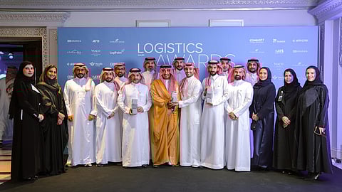 شركة المنطقة الخاصة اللوجستية المتكاملة تحصد جوائز الخدمات اللوجستية السعودية 2025 لتميزها اللوجستي