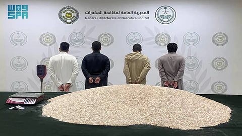 ضبْط  شحنة طاولات ملغمة بـ 1.5 مليون قرص "أمفيتامين" والإيقاع بمُستقبليها بالرياض والشرقية