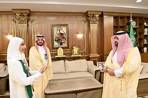 أمير جازان يكرّم جيوان شعبي لتحقيقها المركز الثاني على مستوى العالم في "آيسف 2025"