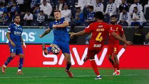 جانب من لقاء الهلال والقادسية