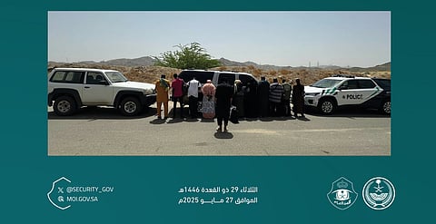"قوات أمن الحج" تضبط مواطنًا لنقله 11 وافدًا من حاملي تأشيرات الزيارة بالمخالفة للأنظمة والتعليمات  
