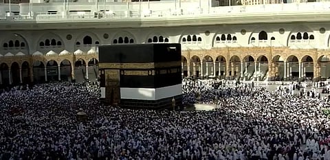 شاهد.. الحرم المكي يشهد كثافة كبيرة في أول ذي الحجة وسط انسيابية الحركة ودقة التنظيم