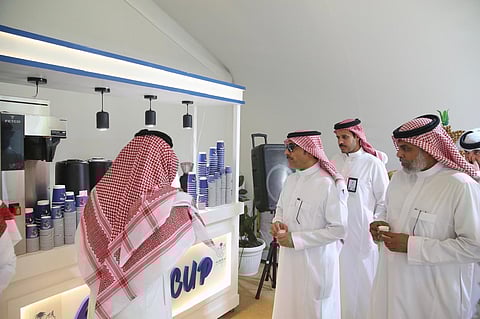 أمين الطائف يفتتح مخيماً مجهزاً في السيل الكبير لاستقبال وخدمة ضيوف الرحمن