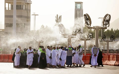 بصورة وتعليق: "الجارديان" البريطانية توثق الجهود والتسهيلات السعودية لضيوف الرحمن