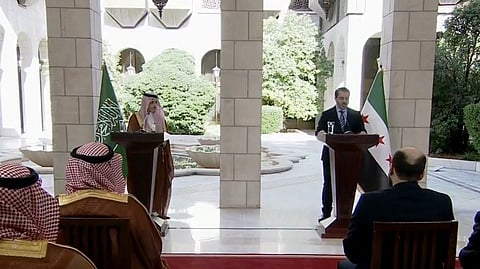 فيصل بن فرحان: بتوجيهات ولي العهد نقف مع سوريا يداً بيد.. والشيباني: اتفاقية تاريخية لإعادة النور إلى البلاد