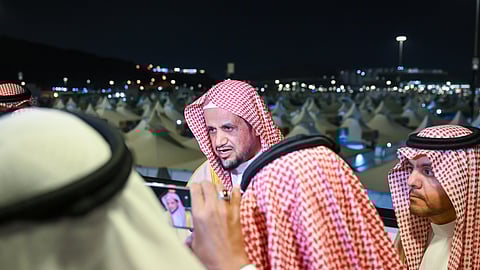 سعود المعجب خلال جولة تفقدية لمقار النيابة العامة في المشاعر المقدسة