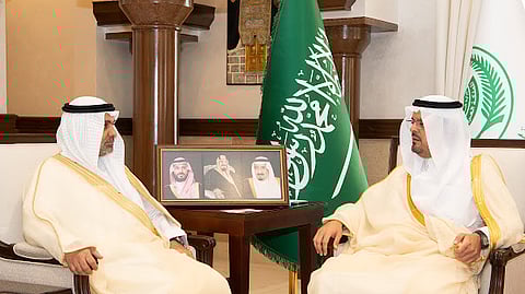 نائب أمير مكة يلتقي وزير الصحة ويطلع على جاهزية المنظومة الصحية لموسم الحج 
