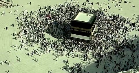 مشاهد مهيبة من صحن المطاف والمسعى مع توافد الحجاج في صباح السادس من ذي الحجة
