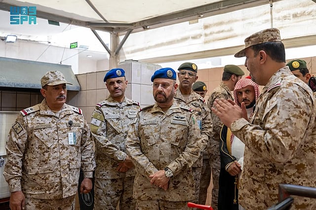 بتوجيه من وزير الدفاع.. رئيس هيئة الأركان يقف ميدانيًا على جاهزية القوات المسلحة المشاركة في الحج 30 sabq%2F2025 06 02%2Fhvw1tgsl%2FW7L7tdKnoIbh61KviPLmpeKoHcPcS1JJf5gc5P5z