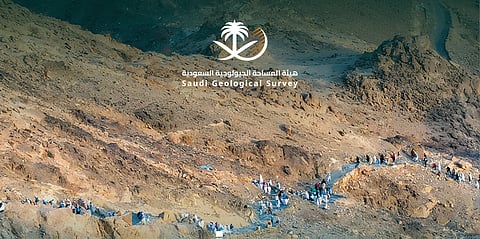 المساحة الجيولوجية: جبل ثور بمكة يتكوّن من صخور التوناليت النارية ويمتاز بتركيب جيولوجي فريد