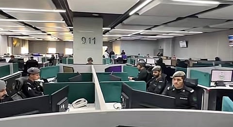 911 يستقبل أكثر من 105 آلاف اتصال في يوم واحد.. سرعة استجابة وكفاءة تشغيلية عالية