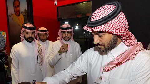 وزير الرياضة يزور مرافق نادي القادسية وملاعب السيدات.. ويطّلع على تطورات البنية الرياضية