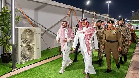 الأمير عبدالعزيز بن سعود يقف على جاهزية الجهات المشاركة في الحج بمشعر عرفات