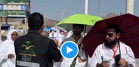 شاهد من عرفات.. توزيع حقائب تبريد متنقلة للتخفيف من الإجهاد الحراري على الحجاج