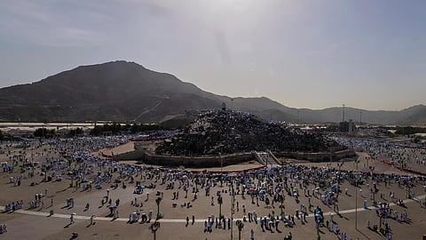 أكثر من 8 ملايين خدمة و142 نقطة دعم.. "نسك عناية" ترعى الحجاج في عرفات بـ11 لغة
