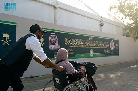 ضيوف برنامج خادم الحرمين الشريفين في عرفات..  خدمات متواصلة ورعاية شاملة