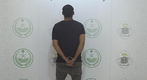 شرطة الشرقية: القبض على مقيم مصري قتل مواطنًا في الظهران واعتدى على زوجته بدافع السرقة