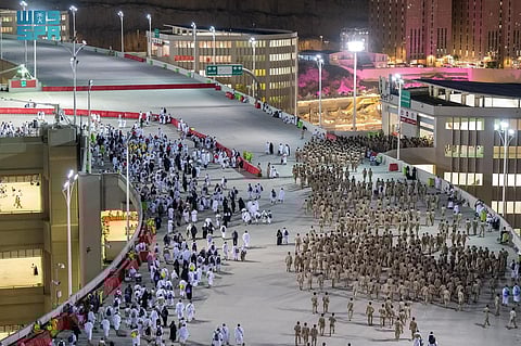 مشعر منى يستقبل حجاج بيت الله الحرام لرمي جمرة العقبة