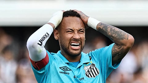 نيمار قائد نادي سانتوس البرازيلي