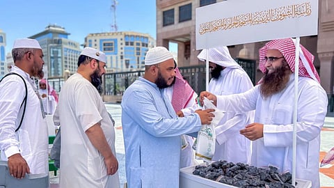 استقبال أولى طلائع الحجاج في المسجد النبوي بهدايا معرفية وبرامج دينية إثرائية