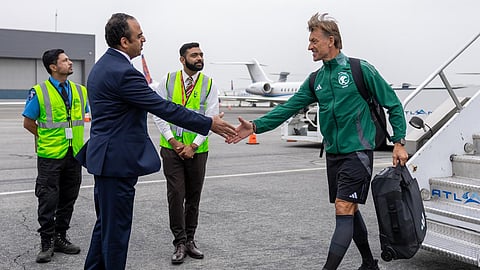 جانب من وصل بعثة المنتخب السعودي  إلى مطار لوس أنجلوس الدولي