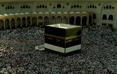 مشاهد مهيبة من الحرم.. حشود غفيرة ونظام دقيق لخدمة ضيوف الرحمن