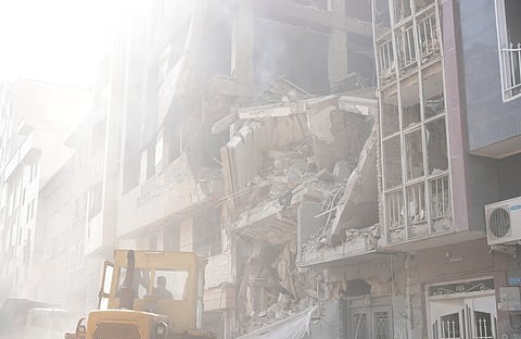60 قتيلاً بينهم 20 طفلاً في قصف إسرائيلي استهدف مجمعًا سكنيًا بطهران