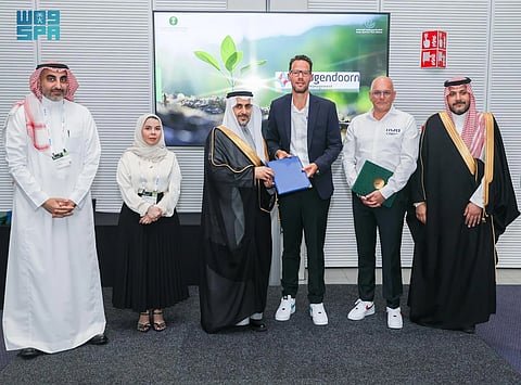 "المشيطي" يشهد توقيع 11 اتفاقية لانضمام شركات ومراكز بحوث هولندية إلى (SAFTA)