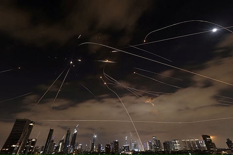 بالصور: دخان ورماد في سماء إسرائيل.. أربعة أيام من القصف الإيراني المدمّر