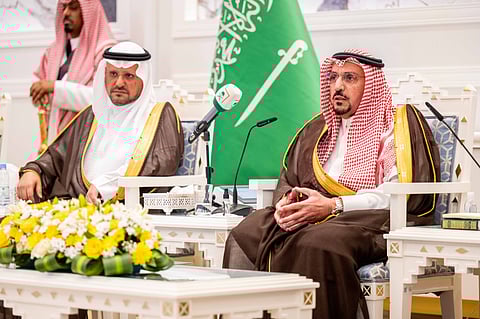 أمير القصيم يستقبل المتميزين من المشاركين في موسم الحج من القطاعات الحكومية