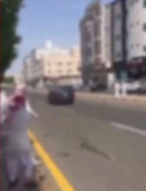 ضبط أحداث خالفوا أنظمة المرور.. وتسببوا في مضايقة المركبات بعسير