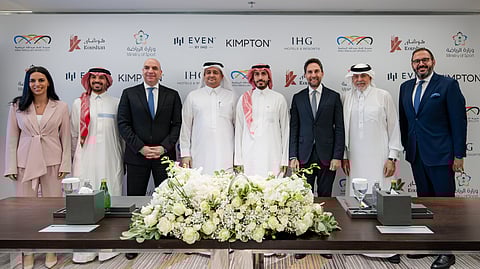 ضمن تحقيق مستهدفات رؤية السعودية 2030.. وزارة الرياضة تُعلن توقيع عقود تنفيذ فندقين في مدينة الملك عبدالله الرياضية