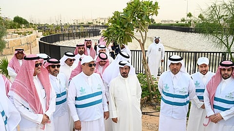 الحقيل يتفقد مشاريع نوعية بالشرقية ويلتقي مستثمرين محليين ودوليين