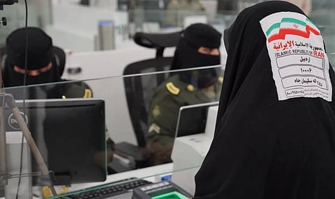 الجوازات تواصل تسهيل مغادرة الحجاج الإيرانيين عبر منفذ جديدة عرعر