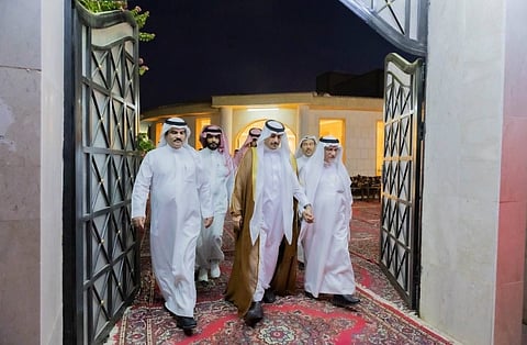 محافظ حفر الباطن يُعزّي أسرة "العقيل" في فقيدهم "نايف بن حمزة"