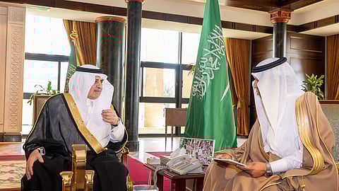 أمير تبوك يطلع على تقرير فرع وزارة النقل والخدمات اللوجستية بالمنطقة