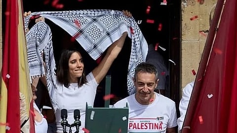 بالفيديو .. هتافات مؤيدة لفلسطين تصدح في افتتاح مهرجان الثيران بإسبانيا