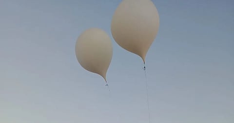 "بالونات" موجهة عن بعد.. الأردن يضبط عملية تهريب مخدرات