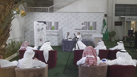 ضمن فعاليات "رق منشور".. عثمان الصيني يوقع سيرته الأدبية بجمعية أدبي الطائف