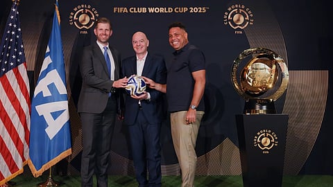 الكأس الذهبية لكأس العالم للأندية تصل برج ترامب وسط احتفال عالمي في نيويورك