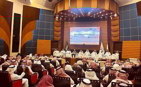 في ورشة عمل وجه بها نائب أمير المنطقة.. مزارعو "البن" بعسير يطرحون تحديات الطرق والمياه والكهرباء